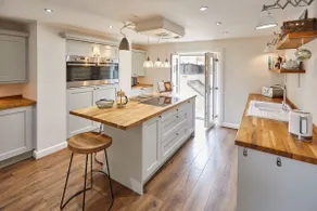 Host & Stay - One Mulgrave Place - Image 4