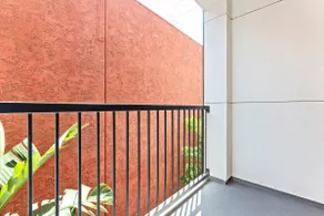 Luxe 3BR Townhome | Secure Parking - Image 5