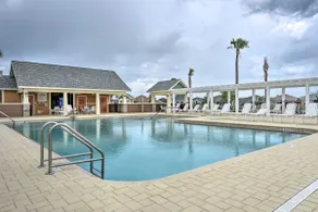 Lanai & Resort Amenities: The Villages Getaway - Image 3