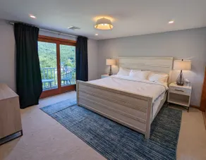 Berkshires Lakefront Retreat by Evergreen Home - Image 5