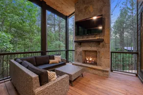 Luxe Cabin-Hot Tub-Quiet Location-Free Firewood - Image 3