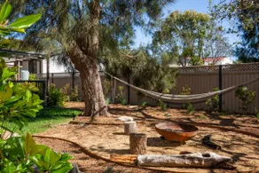 The Treehouse Pet Friendly 2 Mins Walk to Beach - Image 2