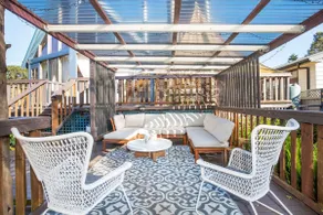 The Treehouse Pet Friendly 2 Mins Walk to Beach - Image 5