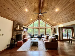 Hillside Haus • Hottub • EV • Timberline • Game Rm - Image 2