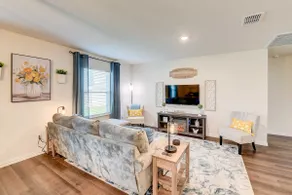 6 Mi to Waco! Home for Families + Pets - Image 5