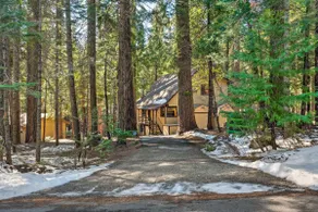 Chalet | Sleeps 10 | 10 Min to Cal Big Trees | BBQ - Image 3