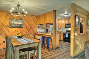Chalet | Sleeps 10 | 10 Min to Cal Big Trees | BBQ - Image 4