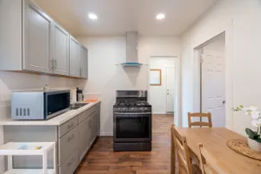 Cozy Guest Home! 2bd, 1bath. - Image 4