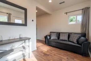 Cozy Guest Home! 2bd, 1bath. - Image 2