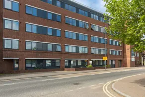 Cosy 1 Bedroom Apartment in the Heart of Eastleigh - Image 5