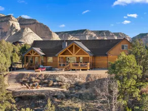 Juniper Mountain Retreat- Hot tub, Views, Between Zion and Bryce - Image 5