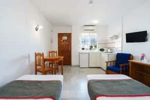 Pepe Mesa, Apartment with 2 single beds 2 - Image 5