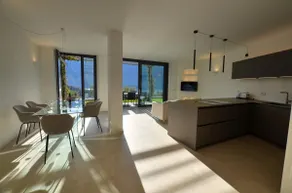 Casa Antonia 2-Bedroom Deluxe Lake View Apartment - Image 4
