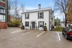 Walk to Gatton Park, Distillery District & Rupp Arena, Historic Carriage House - Image 2