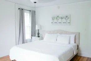 Chic 2BR Stay | Pet-Friendly & Parking Included - Image 2