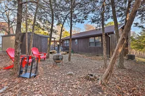 Cozy Holiday Island Home: Hot Tub + Chiminea! - Image 3