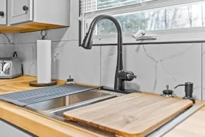 Boho Chic Work Escape - 2-Bedroom, Close to Burlington/Airport - Image 3