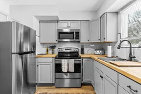 Boho Chic Work Escape - 2-Bedroom, Close to Burlington/Airport - Image 2