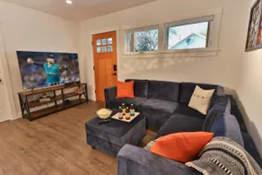 Walla Walla Bungalow | Pickleball + Fire Pit - Image 4