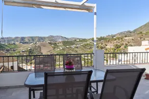 House with views 2 - Image 4