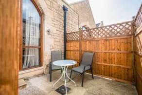 18th Century modern conversion with private parking - Image 3