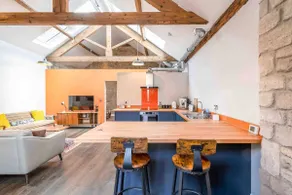 18th Century modern conversion with private parking - Image 2
