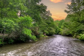 The Overlook on Fightingtown - Creekside Soaks - Image 5