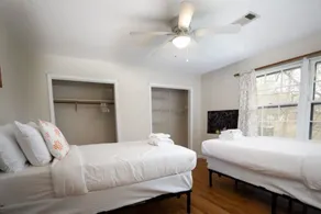 Forest Hills Fresh-Centrally Located, Pets, Wifi - Image 5