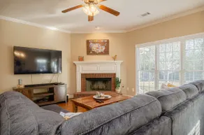 Modern Columbus Military stay w/ Grill & Games - Image 3