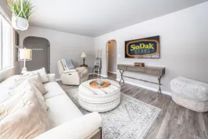 Duluth Dreamer: 3 bed + office, huge primary suite - Image 2