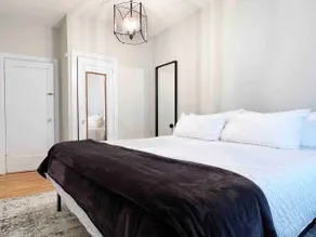 Rustic Design | King Bed | Bunk Bed | Central - Image 5