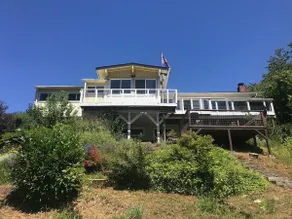 Lake Front - incredible views of Dexter Lake and only 22 minutes to U of O! - Image 2