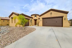 Pool, BBQ & Bar: Family Home in Queen Creek - Image 2