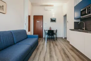 Al 13 Blu 2 - Lakeside L&B (Lake View) - Image 3