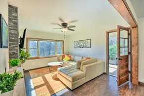Franklin Home w/ Hot Tub & Mtn Views! - Image 4