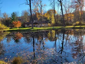 15% off, private pond, BBQ, 4 min to village - Image 2