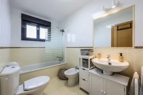 HolaOla HighClass Townhouse - Image 5