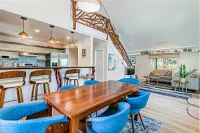 Zuki House 3BR Sleeps 6 Hot Tub 1 Block to Ocean - Image 4