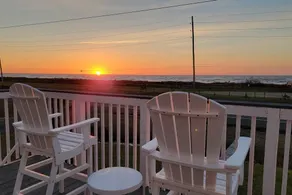 6 Bedroom plus Crows Nest with Beach View - Image 3