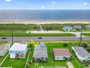 6 Bedroom plus Crows Nest with Beach View - Image 4