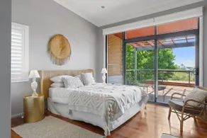 Hilltop Hideaway Merewether Family Escape - Image 3