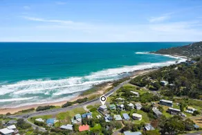 Six Degrees - beach across the road - Image 2