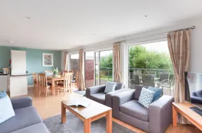 Starfish Waterview lodge on Retallack Resort - Image 3