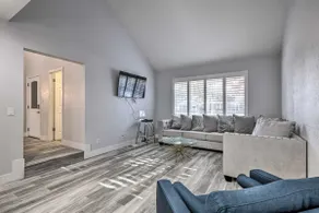 Modesto Home w/ Deck - 2 Mi to Vintage Faire Mall - Image 4