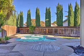 Modesto Home w/ Deck - 2 Mi to Vintage Faire Mall - Image 2