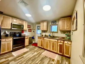 Mountain Getaway Cozy Cabin w/Hot Tub and Fire Pit - Image 4