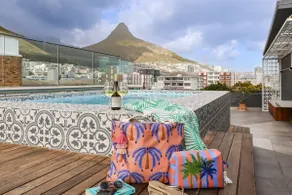 Stylish 2BR Retreat - Beach, Pool & WiFi Access - Image 2