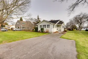 Westerly Retreat ~ 1/4 Mi to Private Beach! - Image 3
