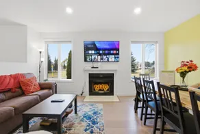 Cindy - 3 Bedrooms, Cozy Main Floor Suite! - Image 2
