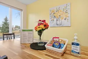 Cindy - 3 Bedrooms, Cozy Main Floor Suite! - Image 4